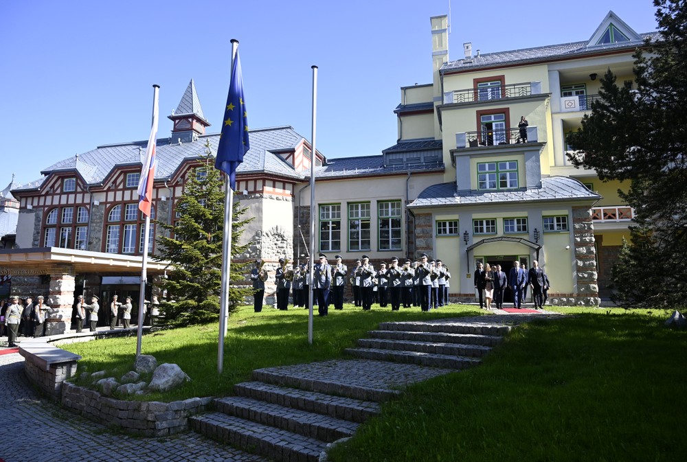 Štrbské pleso V4 ministri obrana stretnutie rokovanie (9)