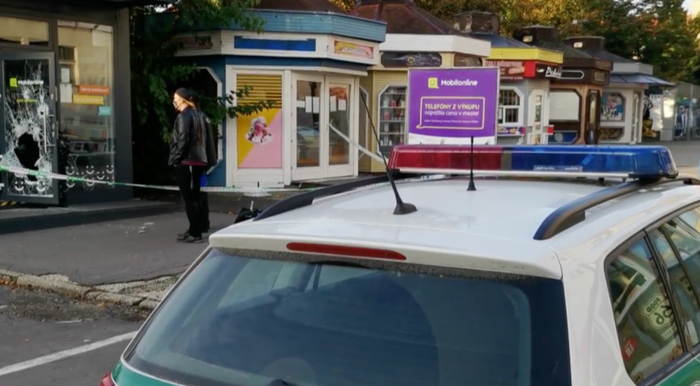Lupič telefónov v Lučenci