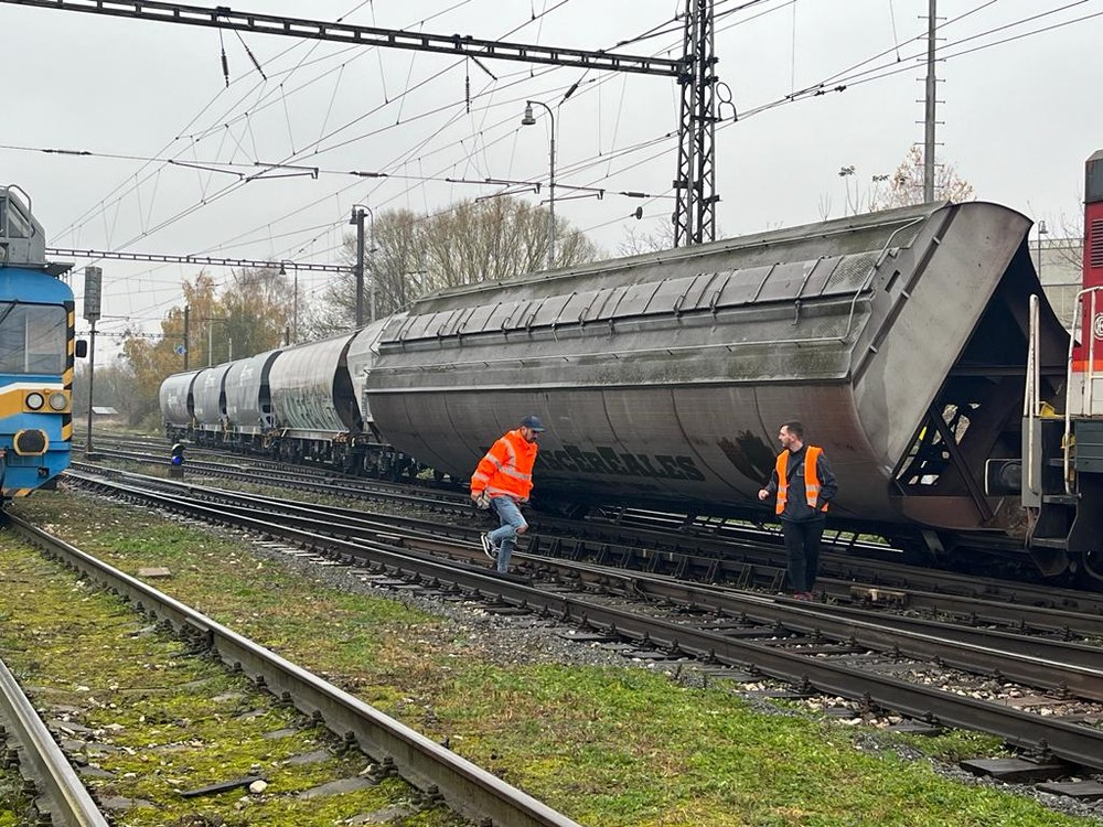 vykoľajený vlak (2)