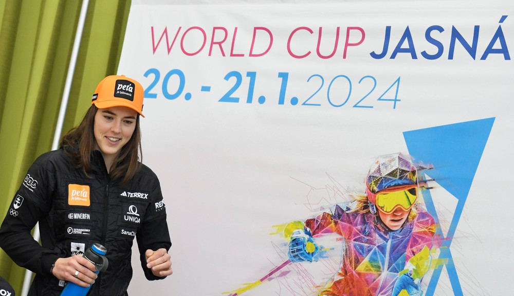 Slovenská zjazdová lyžiarka Petra Vlhová na tlačovej konferencii pred pretekmi Svetového pohára alpských lyžiarok v Jasnej