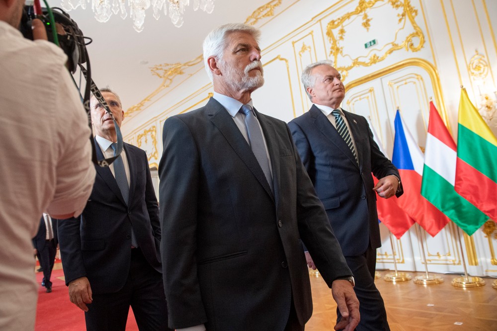 Slovensko politika summit samit B9 lídri NATO Bratislava (7)