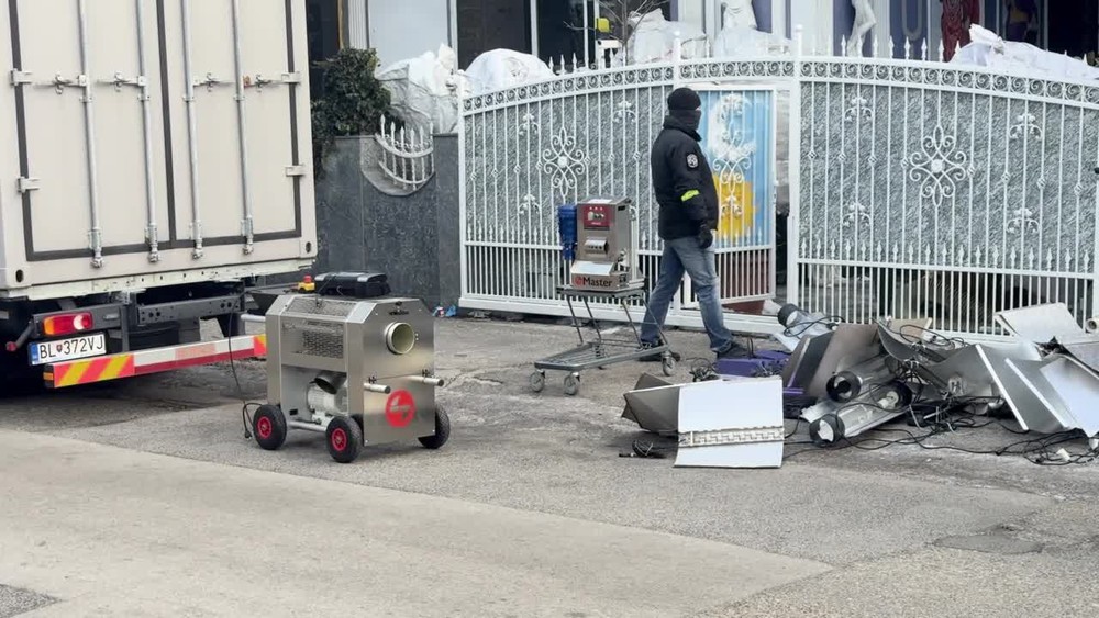 [multi] Razia v Pezinku 3884