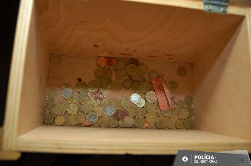 vykradnuty kostol Nesluša (2)