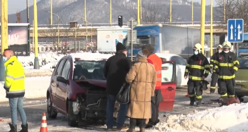 Vodičov v Prešovskom kraji potrápila snehová nádielka