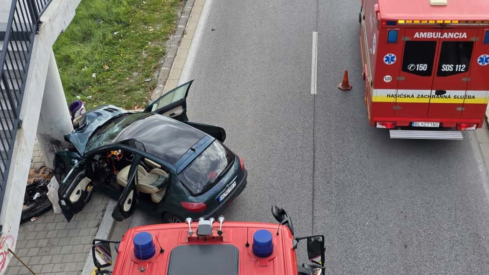 Nehoda na Karlovenskej ulici 3