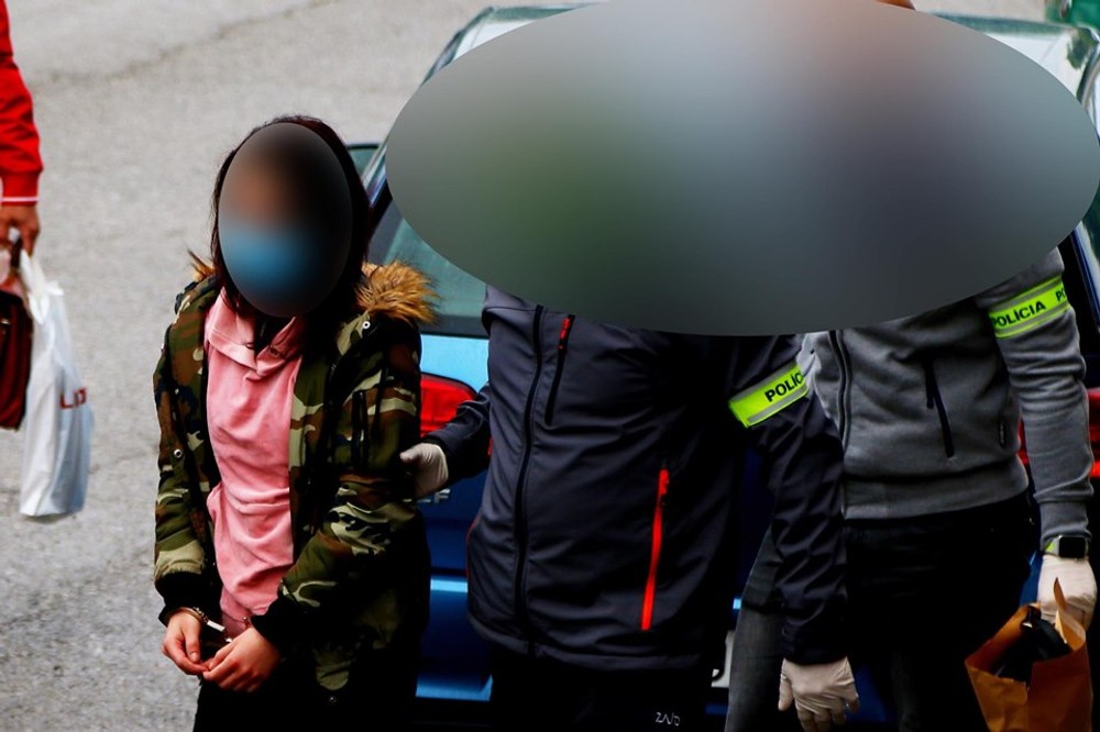 Žena  bodla svojho priateľa 2