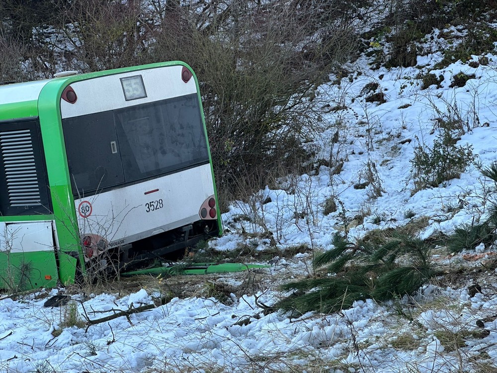 nehoda šmyk autobusu 