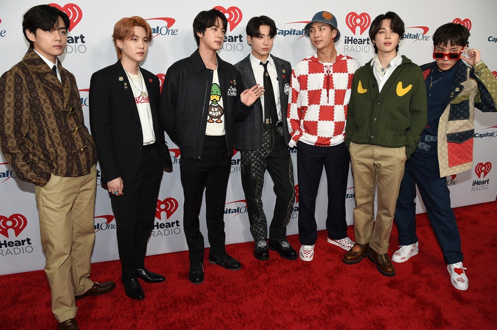 2021_Jingle_Ball_Los_Angeles_-_Arrivals_74417-f15b206d8db946b99cceacfec86832c6