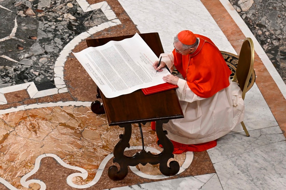  Uzatváranie rakvy pápeža 6