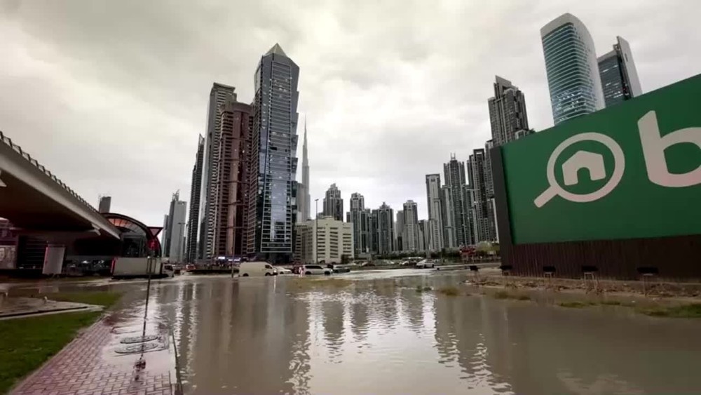 [multi] Povodeň v Dubaji 2 646