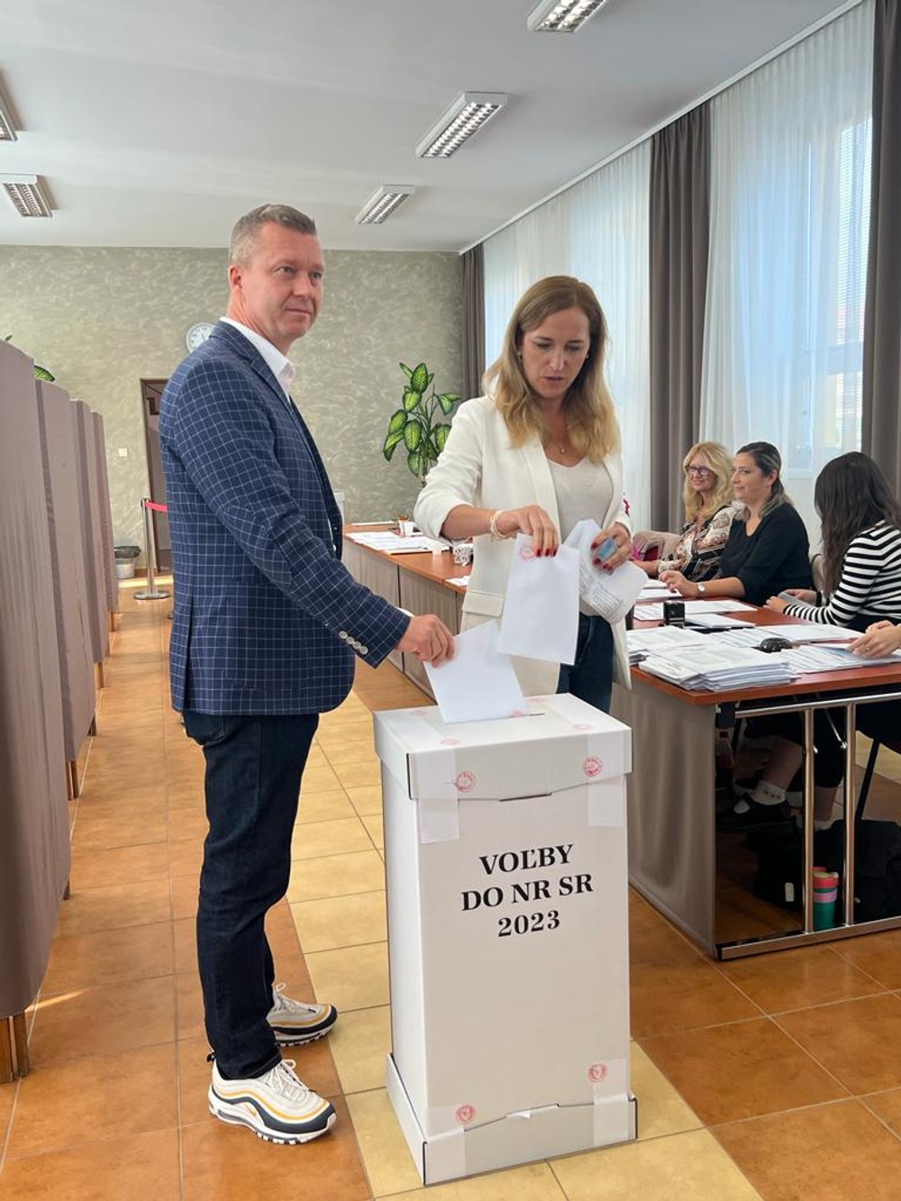 Krisztián Forró s manželkou Szilviou, Aliancia