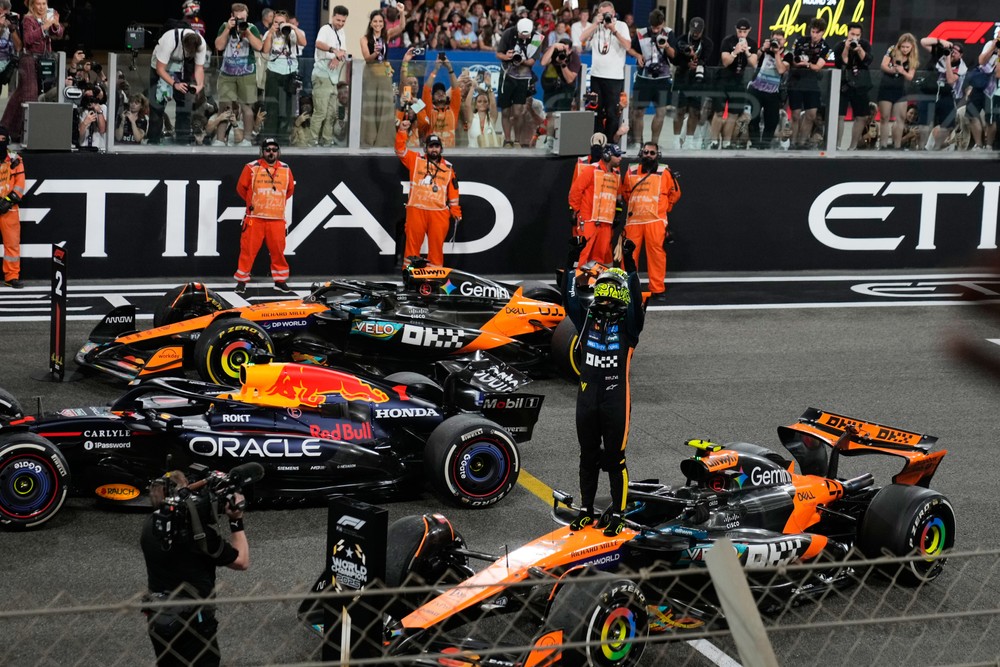 Abu_Dhabi_F1_GP_Auto_Racing_10108