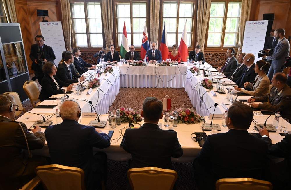 Štrbské pleso V4 ministri obrana stretnutie rokovanie (6)