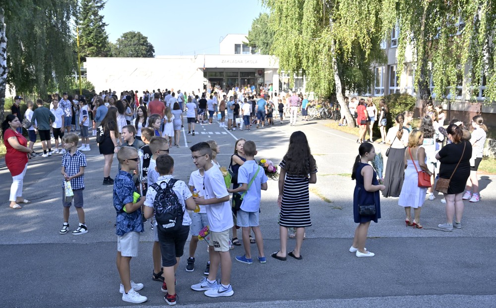 Trebisov_skola_zaciatok_roku_007069446