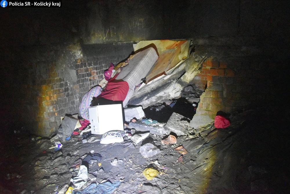 v trebisove sa prepadla podlaha