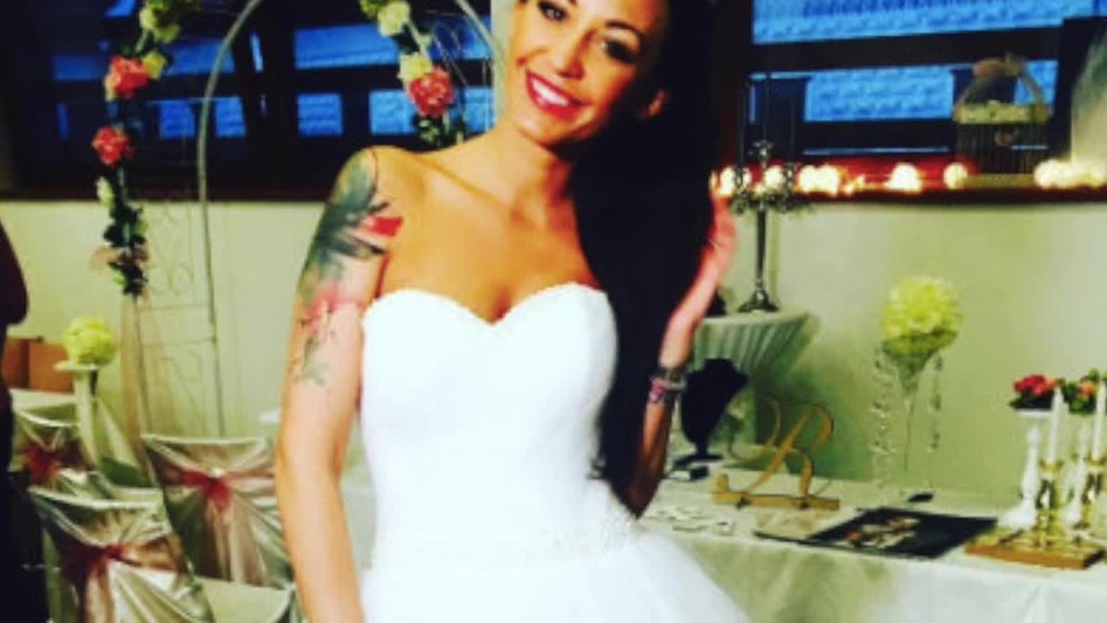 Agáta Prachařová v svadobných šatách980