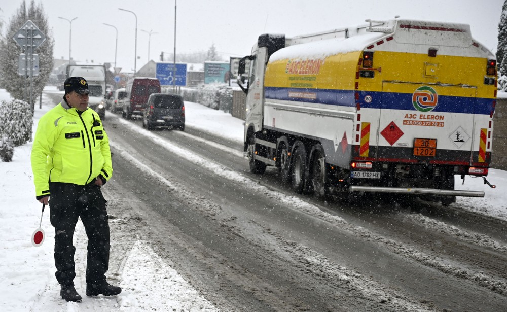 Trebišov kalamita sneh zima cestári (6)