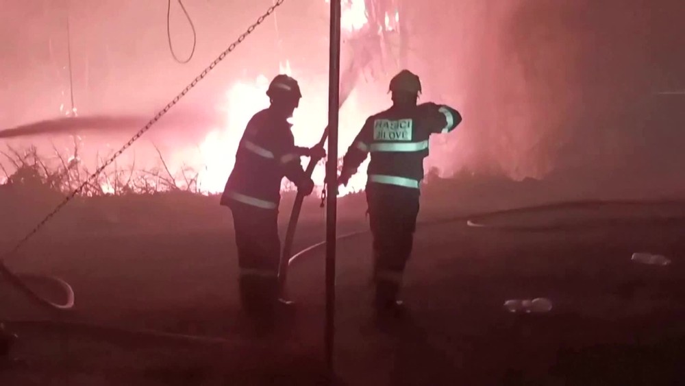 [multi] poziar ceske svajciarsko. 2711