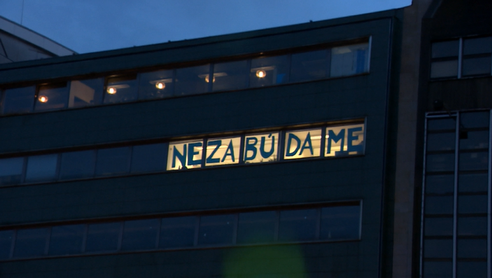 Námestia po tridsiatich rokoch opäť ožili. Ľudia si pripomenuli odvahu novembrovej generácie