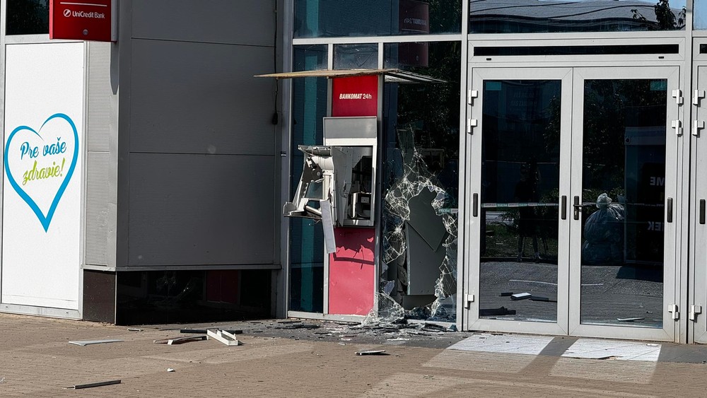 Poškodený bankomat