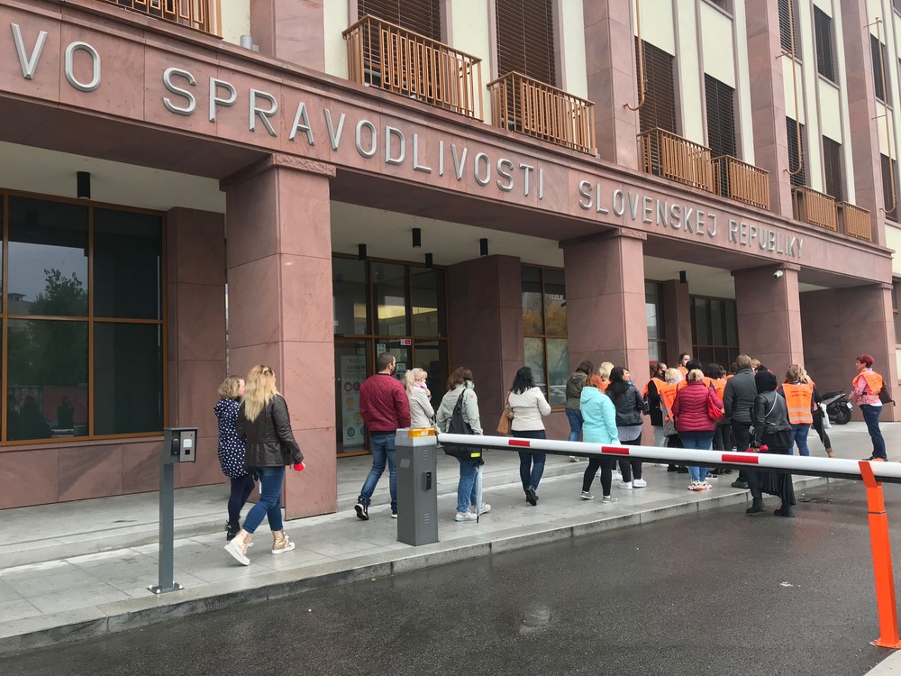 Protest pred MS SR 6