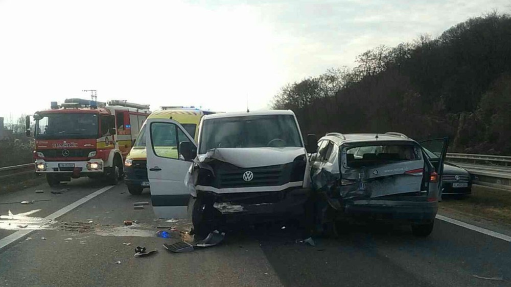 Hromadná dopravná nehoda pri Trenčíne 