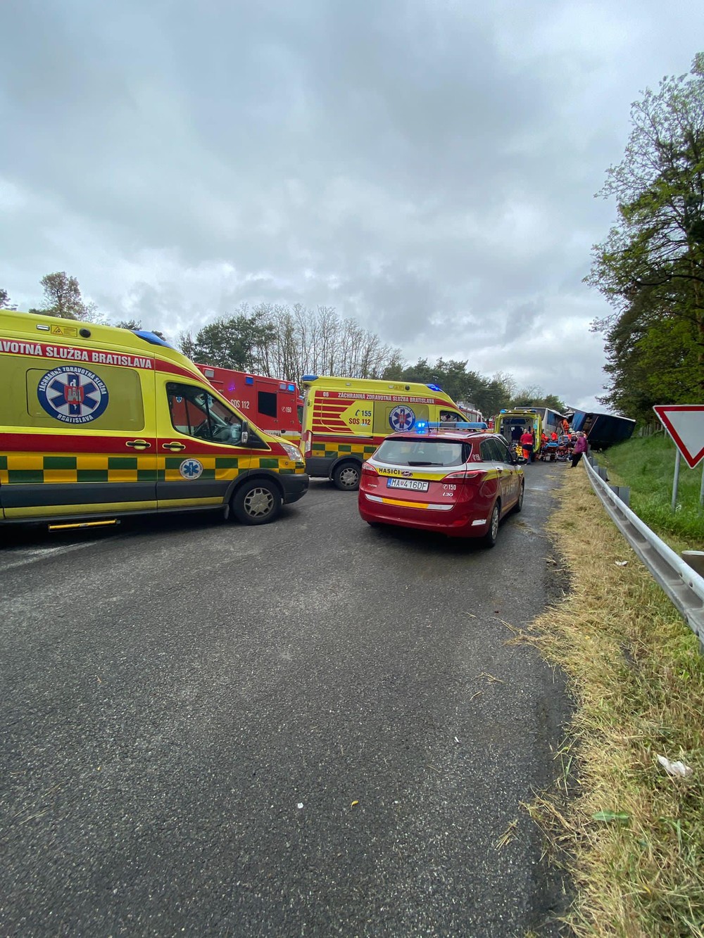 nehoda D2 autobsu kamion HAZZ (2)