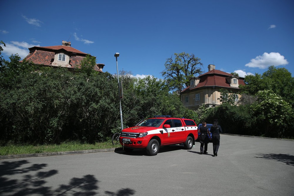 Z parku zmizol štvormesačný chlapček v kočíku