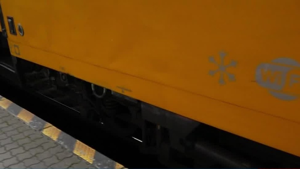 [multi] pad pod vlak 3719 (cropped)