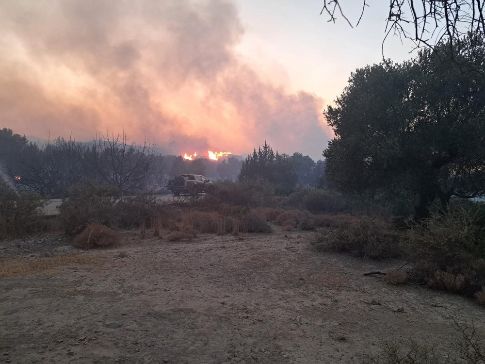 požiar grécko rodos hasiči trafostanica 4. deň (3)