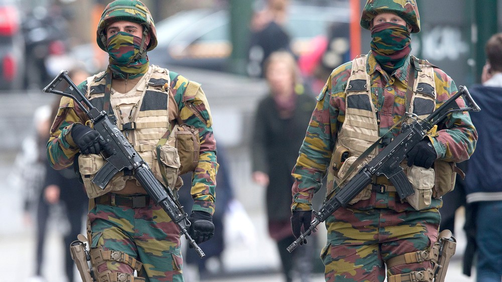 vojaci Brusel útoky na letisko a metro