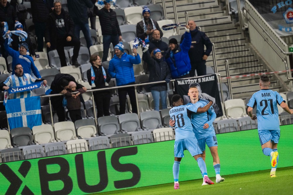 20251106SLOVAN_KUPIO_2171048