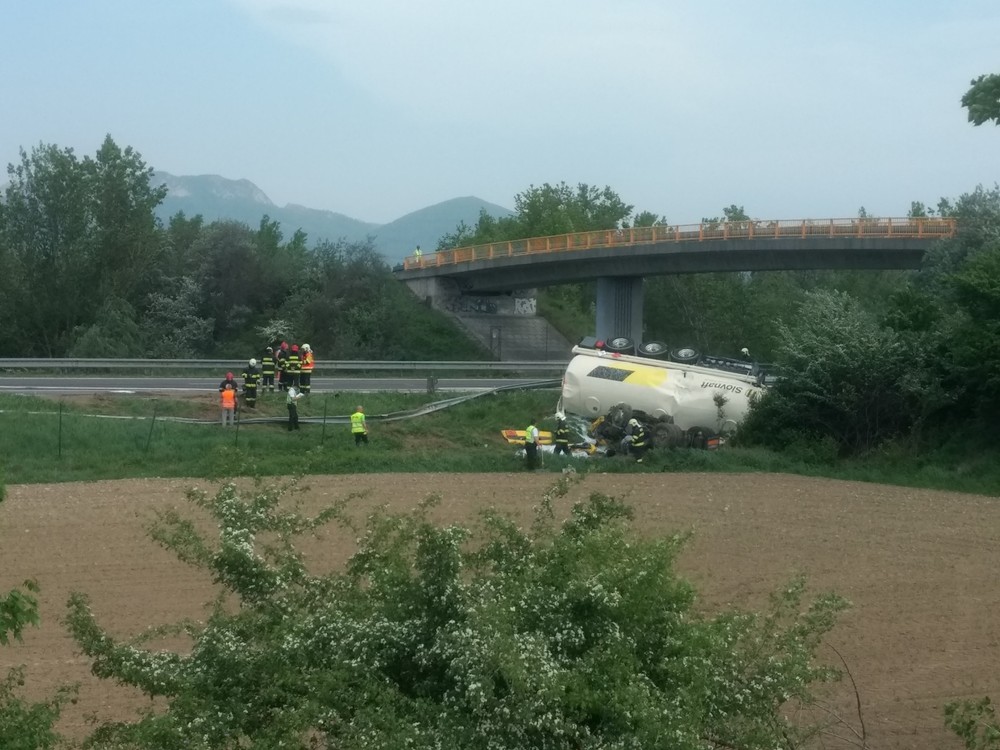 Nehoda cisterny 