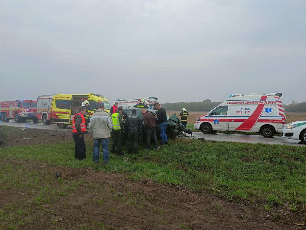 Zrážka auto autobus