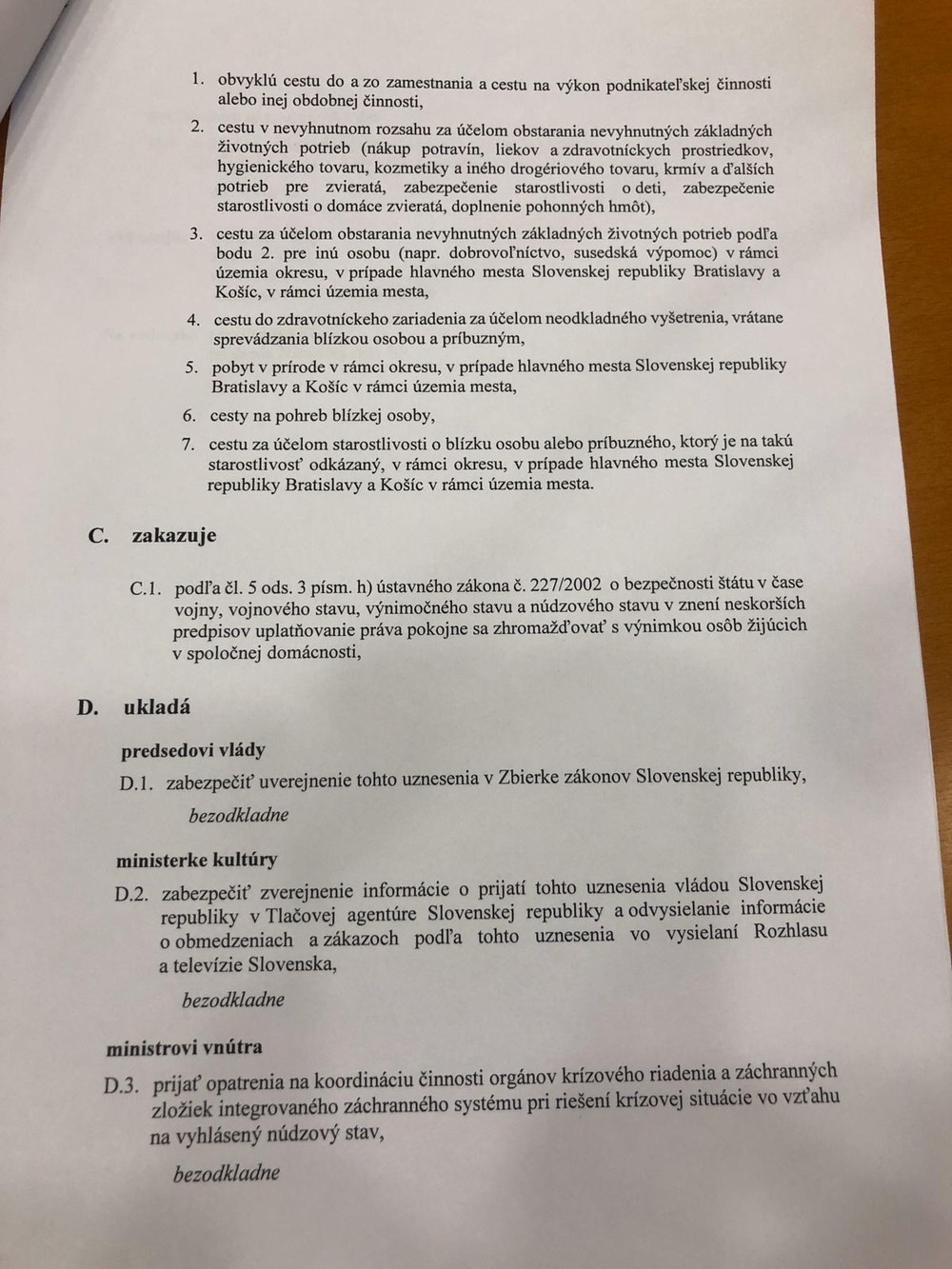 Uznesenie vlády o zákazu pohybu osôb na obdobie od 8.4. až 13.4.