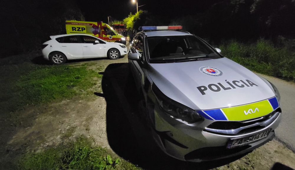 Muž sa zabarikádoval v dome