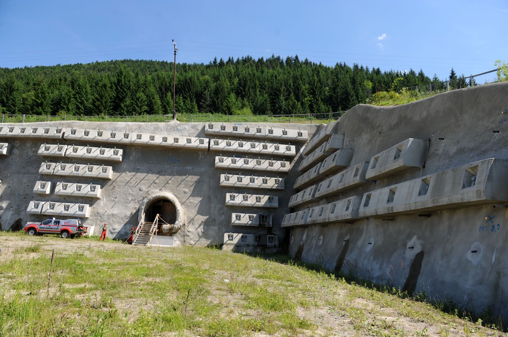 Visnove_stolna_Pociatek1068212