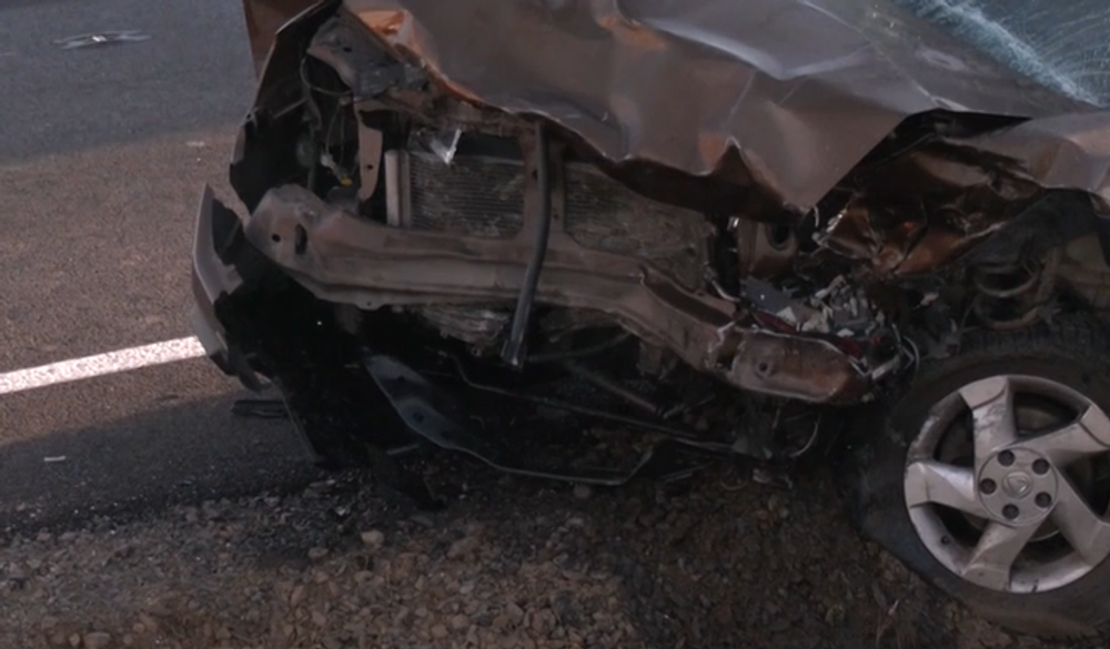 Osobné auto po zrážke pri Vrábľoch 6