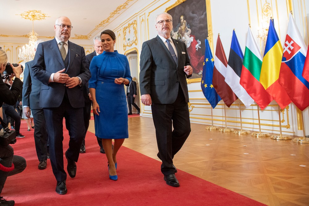 Slovensko politika summit samit B9 lídri NATO Bratislava (5)