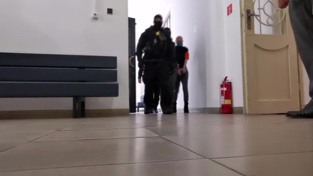 [multi] Jankovská a Cviková väzba 16122