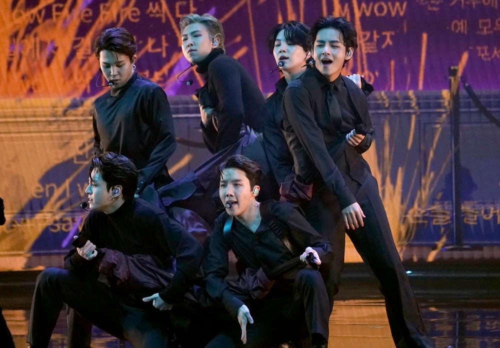 64th_Annual_Grammy_Awards_-_Show_53649-a35673b5cebd43bc8e7e39dab7934724