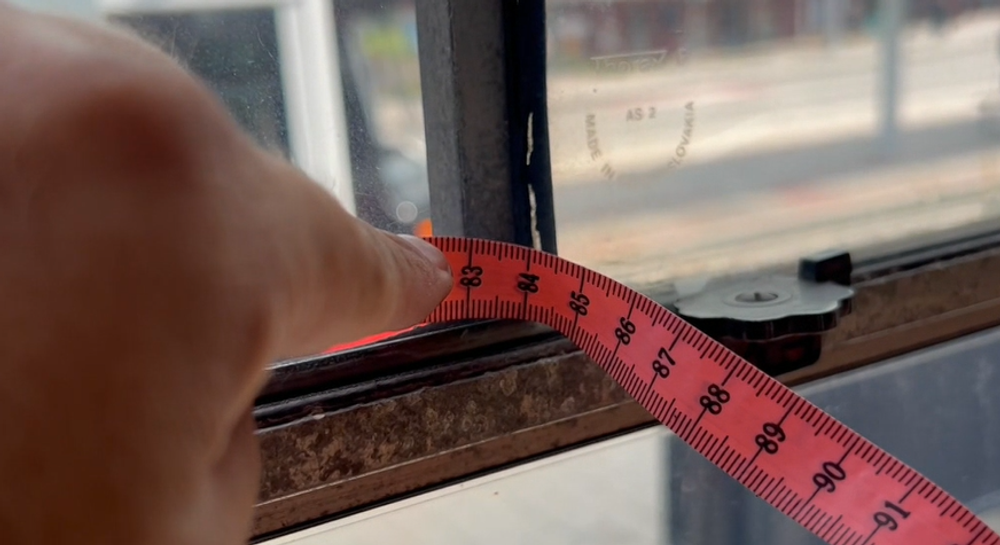 Muž sa dal na útek pred revízorom veľmi nezvyčajným spôsobom 