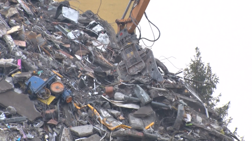 Osud prešovského paneláka je spečatený, zostali už len sutiny