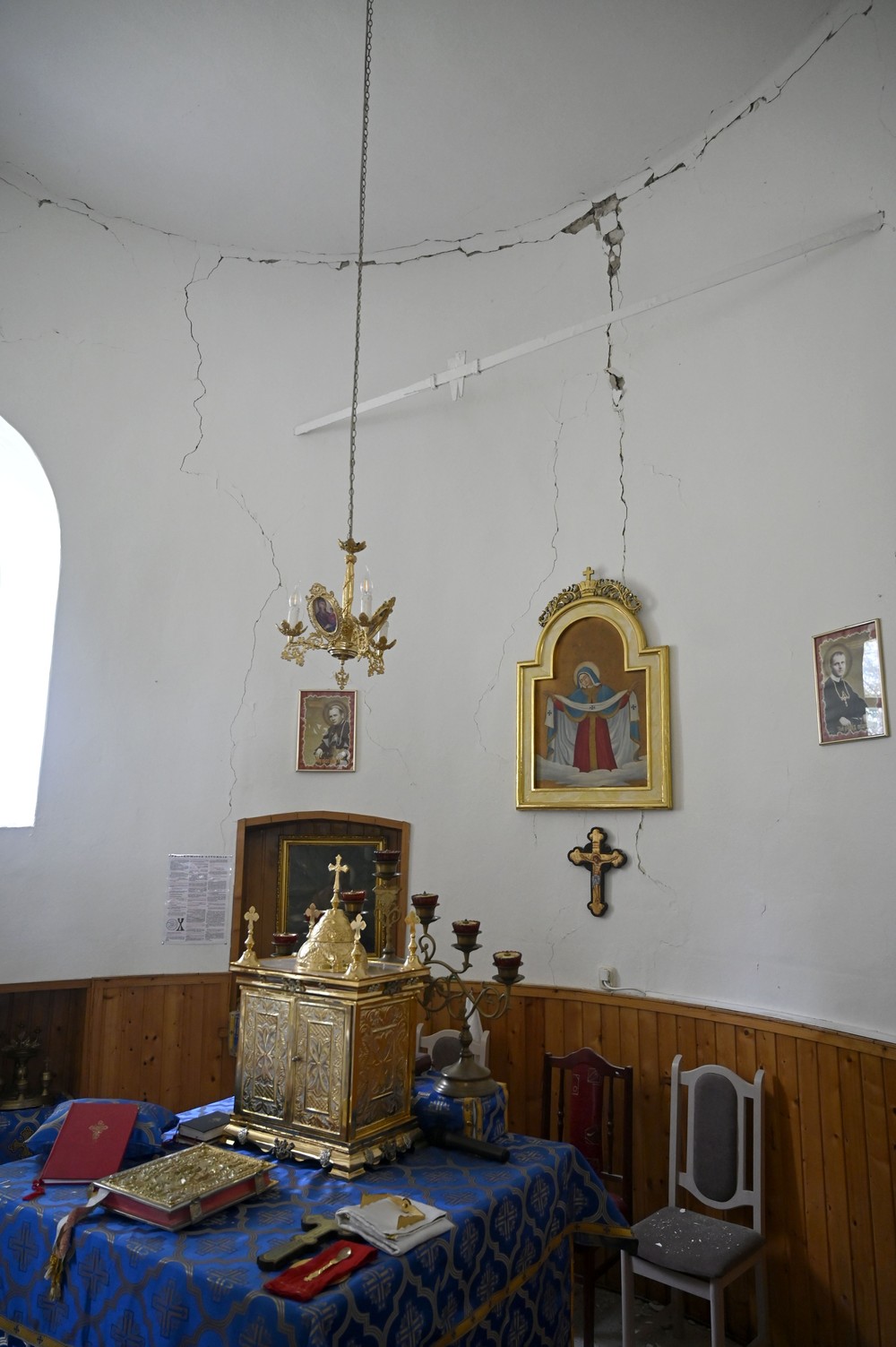 zemetrasenie Pakostov chrám (5)