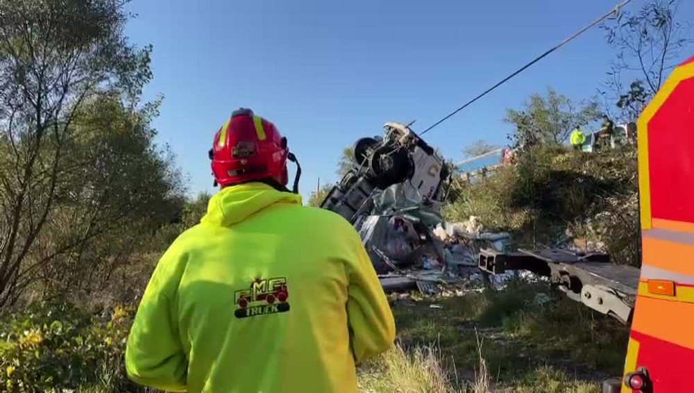 [multi] prevratený kamion 4451