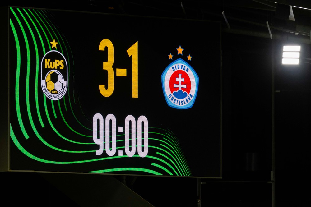 20251106SLOVAN_KUPIO_21171101