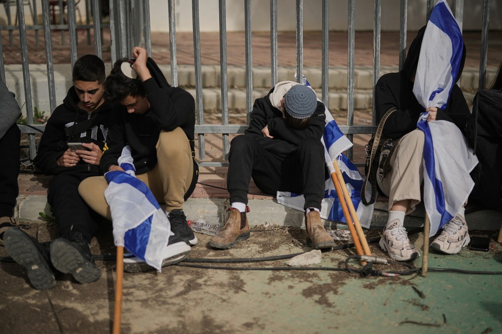 Israel_Palestinians021163