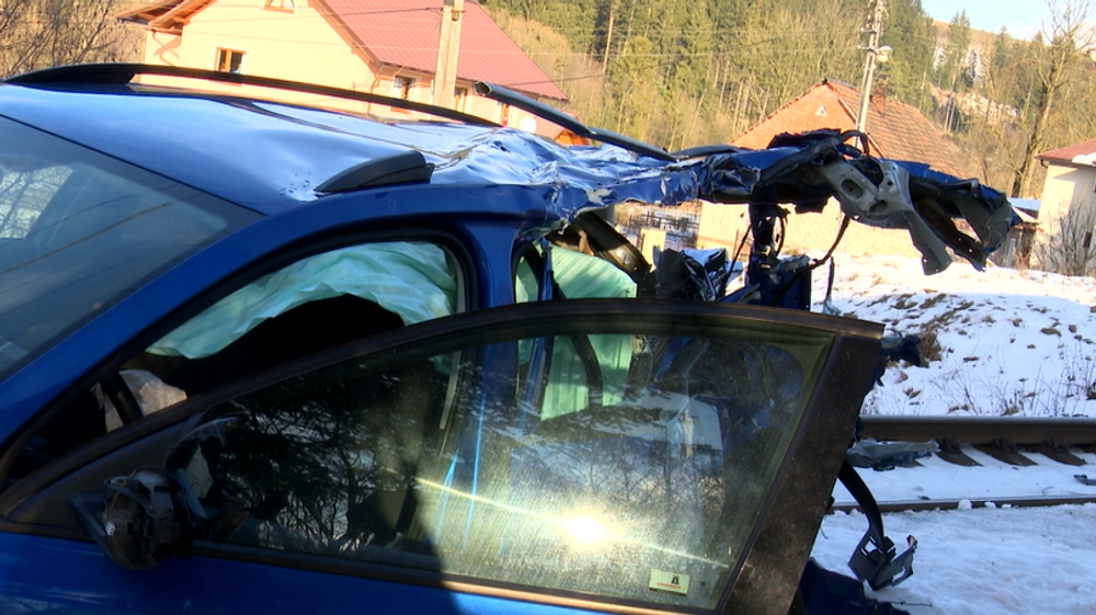 Pri tragickej nehode vyhasol život mladíka. Cez železničné priecestie sa vydal aj napriek výstražnej signalizácii