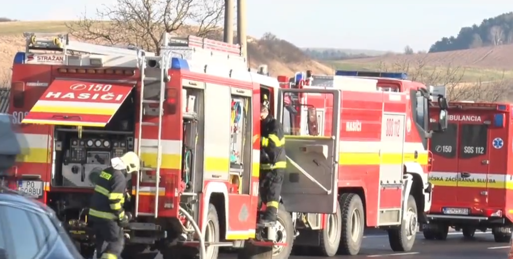 Pri Prešove horel počas jazdy kamión