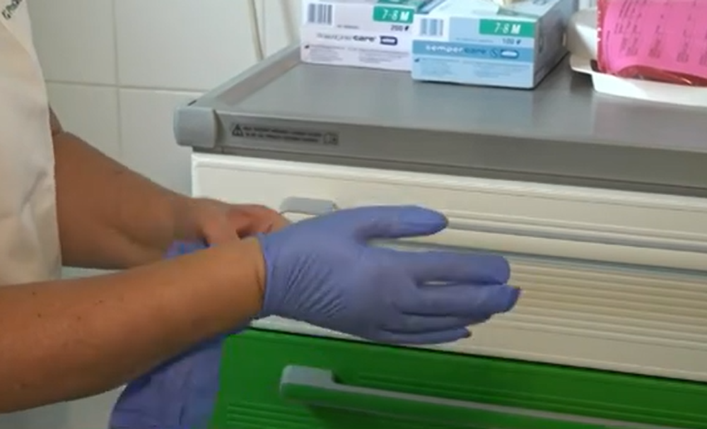 Výkaly z kanalizácie zatopili obyvateľom pivnice